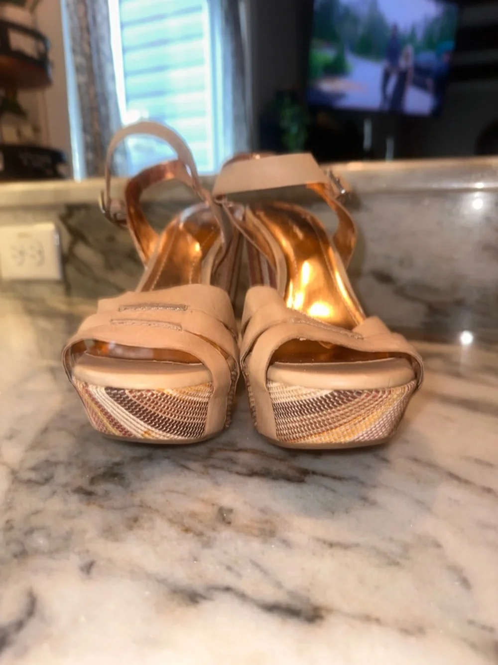 BCBGeneration elegant beige